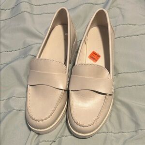 Old Navy Cream Women's Loafers